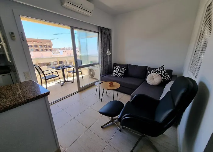 En Pyr Con Vistas Al Mar Y Puerto * Фуэнхирола